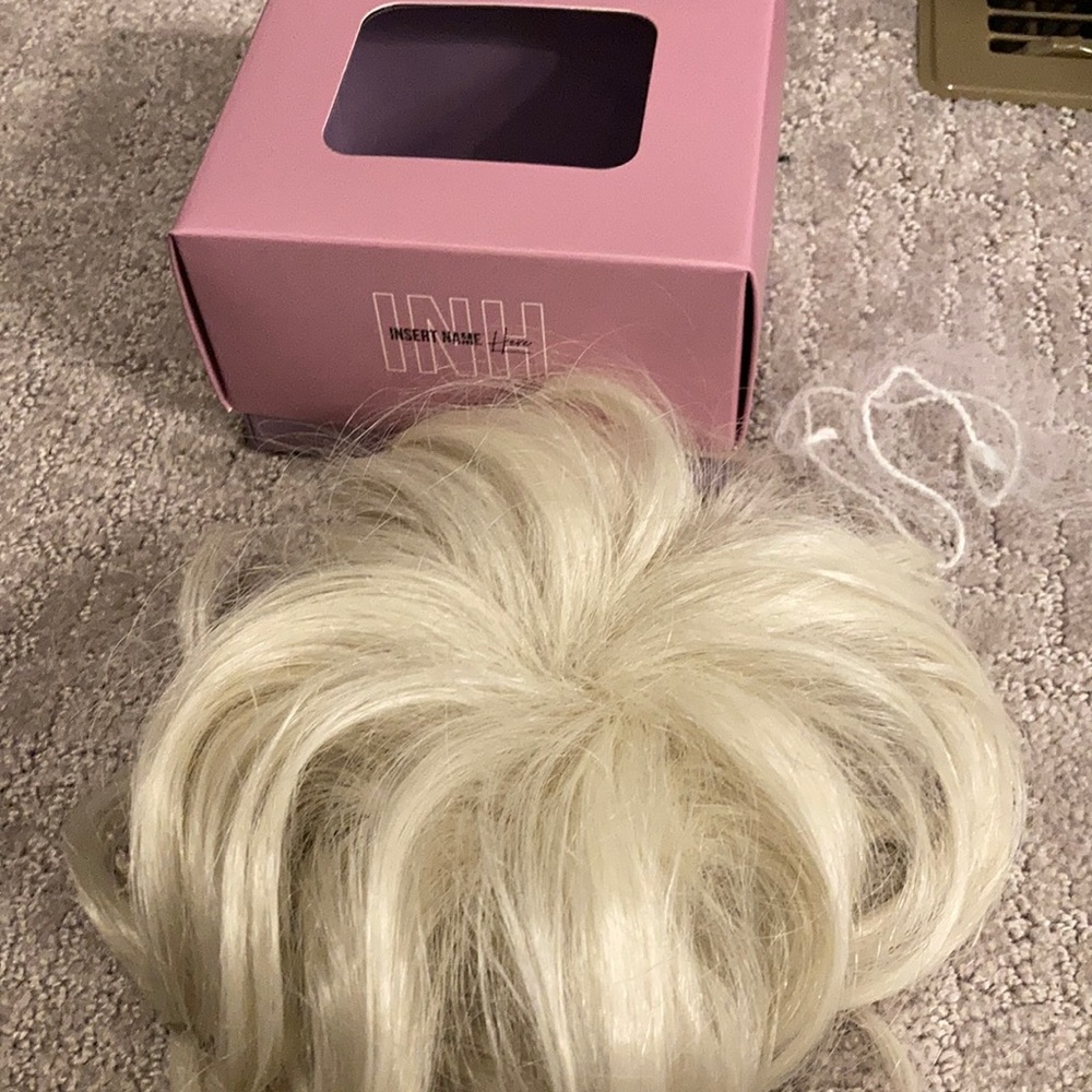 Like new platinum Sammy bun from insert name here